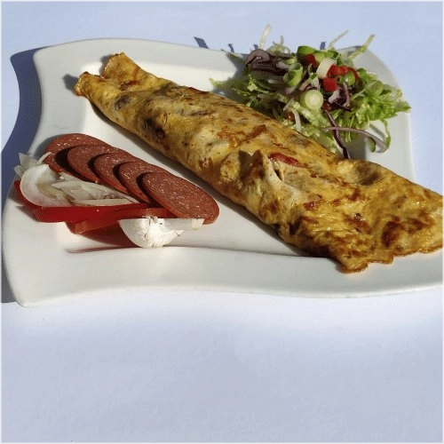 Omelet met worst en groenten