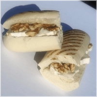 Geitenkaas, walnoten en honing