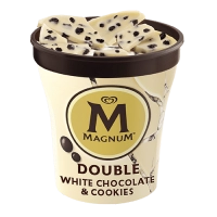 Fluweelzacht vanille-ijs met stukken witte chocolade, geheel omhuld in krakende witte Magnum chocolade