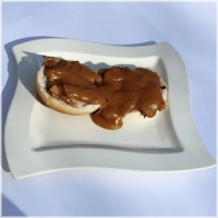 Pindasaus en rauwkost